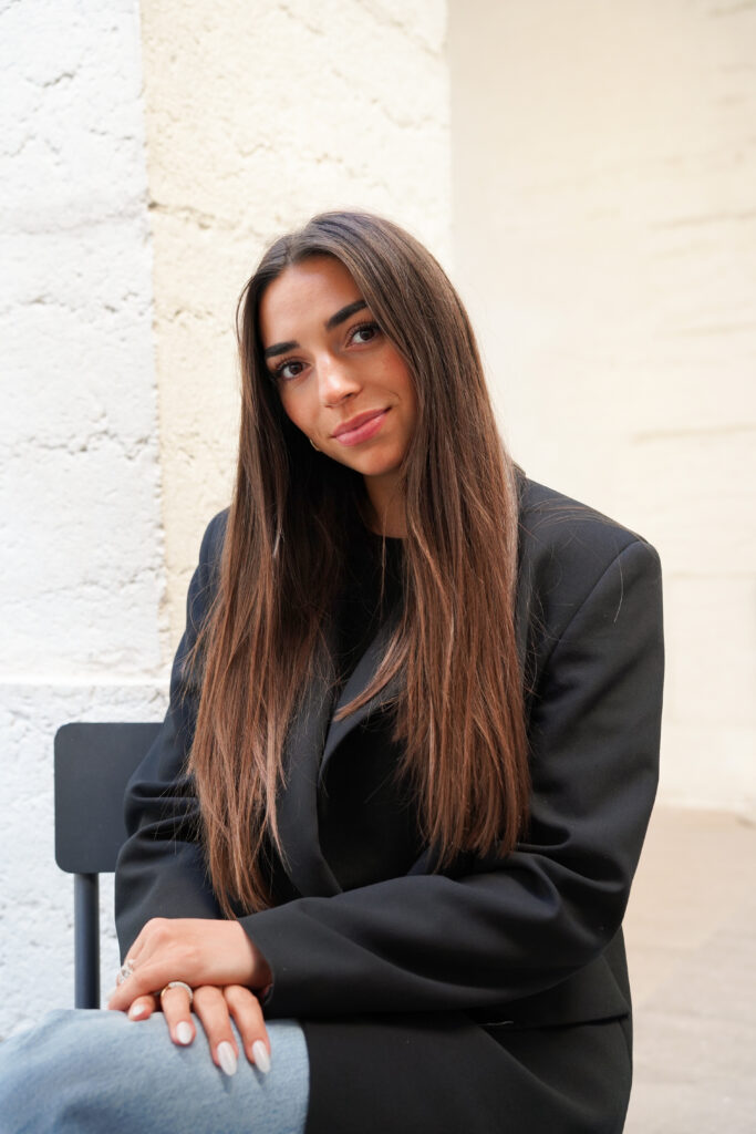 LiLLii Agence - Laura Poitry